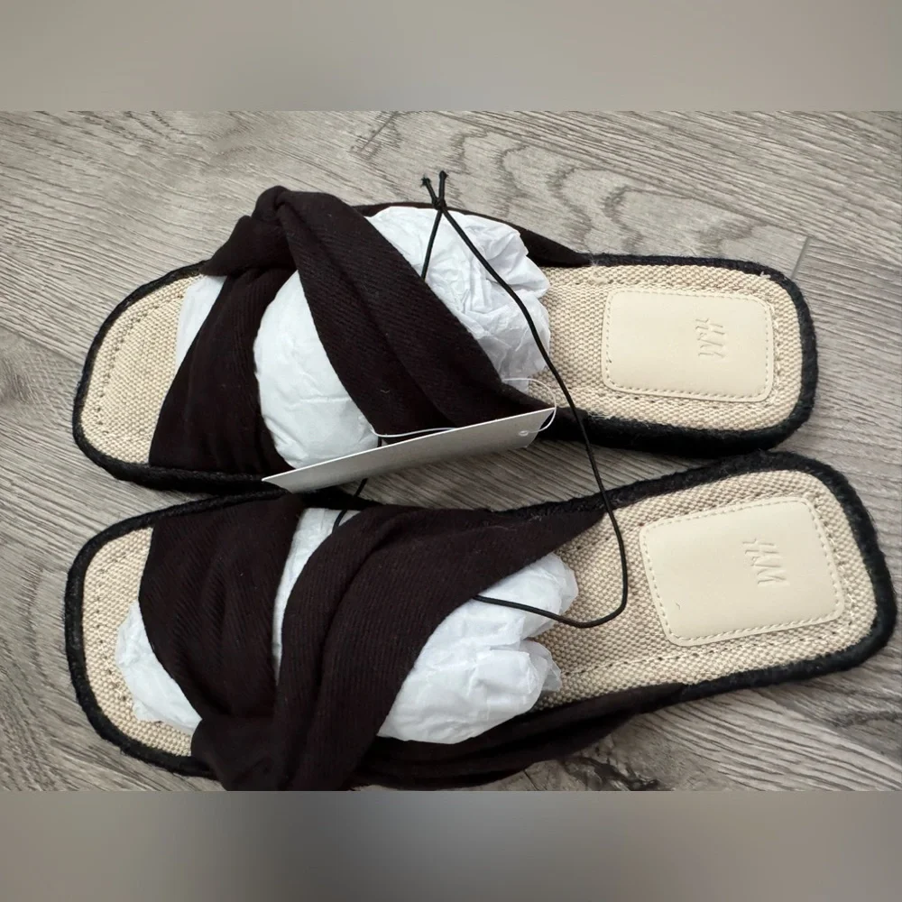 H&M Black and Cream Women's Sandals - Picture 7 of 7